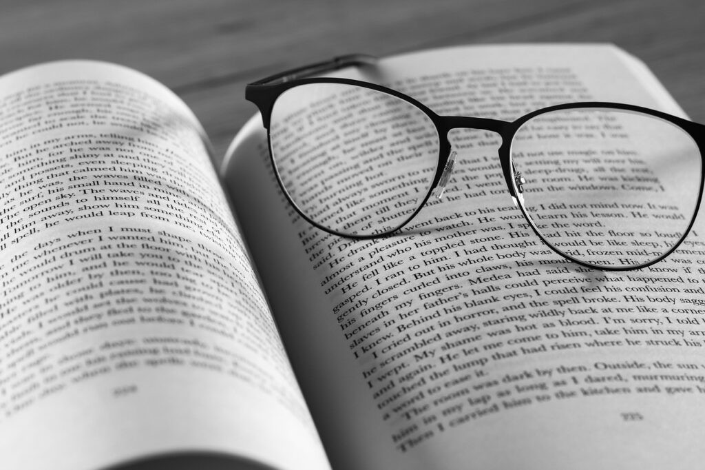 book, glasses, education-7064465.jpg